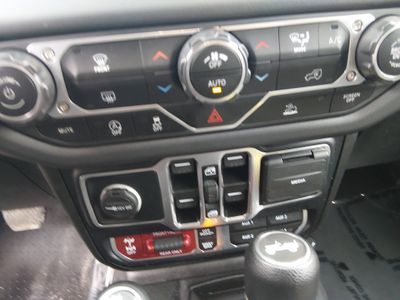 2024 Jeep Wrangler - Photo 13