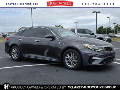 2019 Kia Optima - Photo 1