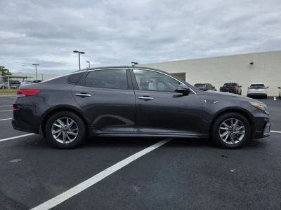 2019 Kia Optima - Photo 3