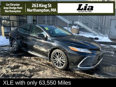 2022 Toyota Camry XLE - Photo 2