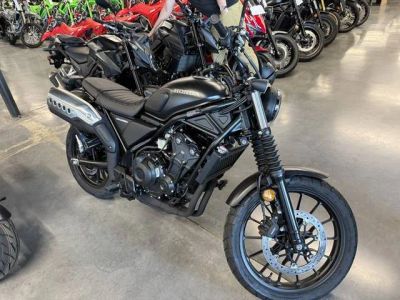 2025 Honda® SCL500 — front three-quarter view