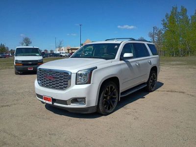 2018 GMC Yukon Denali in White Frost Tricoat — front three-quarter view
