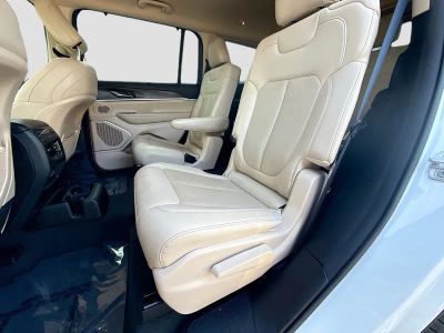 2021 Jeep Grand Cherokee L — photo 21 view