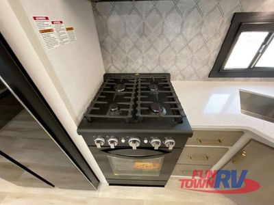 2025 Forest River RV Wildwood Heritage Glen - Photo 12
