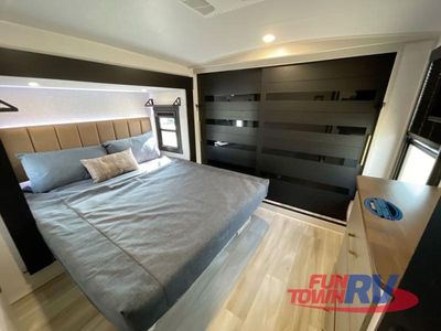 2025 Forest River RV Wildwood Heritage Glen - Photo 28