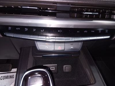 2025 Cadillac XT4 — photo 18 view