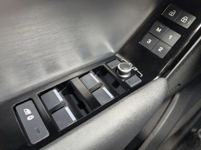 2022 Land Rover Range Rover Velar — photo 21 view