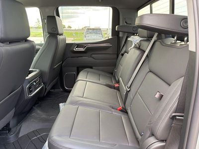 2026 Chevrolet Silverado 1500 — photo 14 view