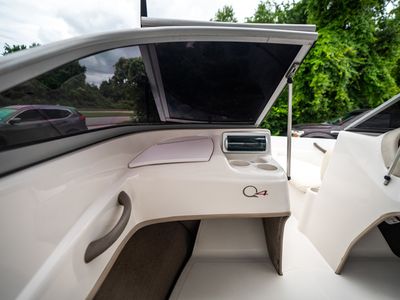 2011 Tahoe Q4 — photo 18 view