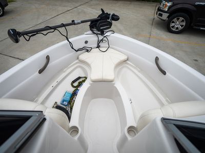 2011 Tahoe Q4 — photo 21 view
