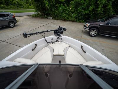 2011 Tahoe Q4 — photo 14 view