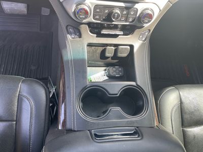 2019 GMC Yukon XL — photo 15 view
