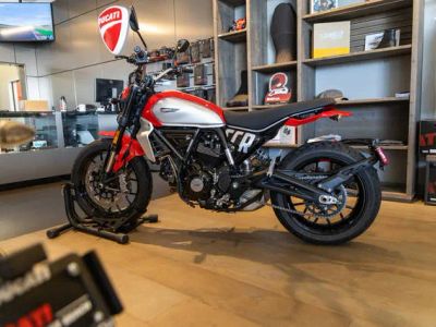 2026 Ducati SCRAMBLER — front three-quarter view