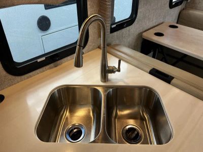2021 Thor Motor Coach OMNI - Photo 7