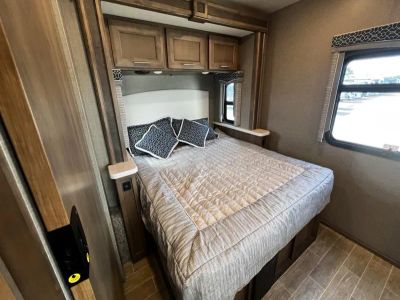 2021 Thor Motor Coach OMNI - Photo 21