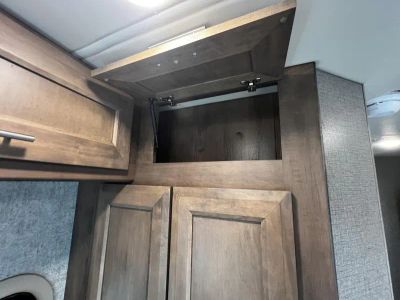 2021 Thor Motor Coach OMNI - Photo 17