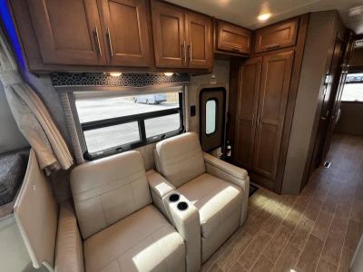 2021 Thor Motor Coach OMNI - Photo 13