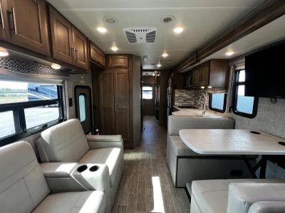 2021 Thor Motor Coach OMNI - Photo 4