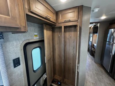 2021 Thor Motor Coach OMNI - Photo 15