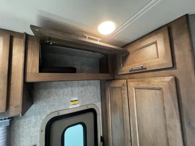 2021 Thor Motor Coach OMNI - Photo 16