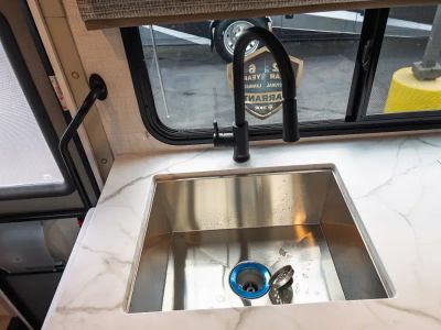 2027 Thor Motor Coach CHATEAU — photo 11 view