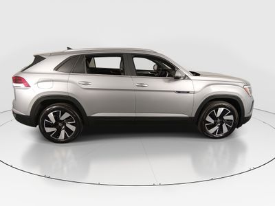 2025 Volkswagen Atlas Cross Sport — photo 8 view