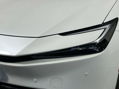 2026 Toyota Prius Plug-In Hybrid - Photo 9