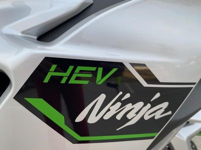 2024 Kawasaki Ninja 7 Hybrid ABS - Photo 13