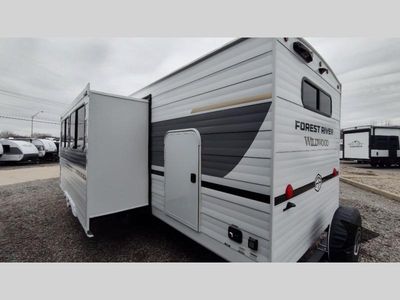 2025 Forest River RV Wildwood - Photo 11
