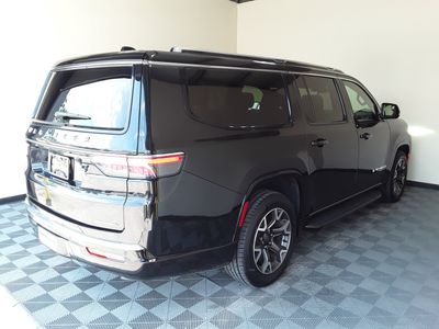 2023 Jeep Wagoneer L - Photo 2