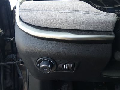 2024 Jeep Compass - Photo 12