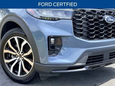 2025 Ford Explorer - Photo 3