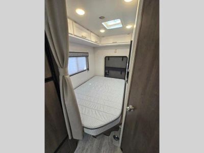 2024 Thor Motor Coach Chateau - Photo 11