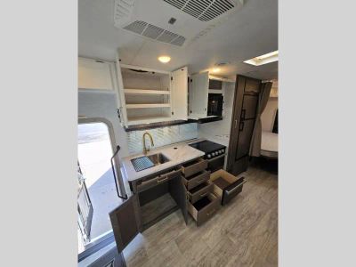 2024 Thor Motor Coach Chateau - Photo 8