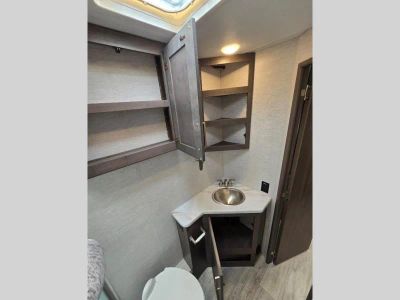 2024 Thor Motor Coach Chateau - Photo 17