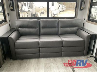 2025 Keystone RV Montana - Photo 25