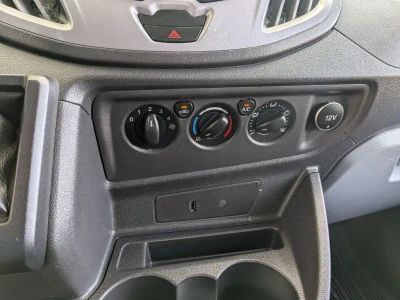 2019 Ford Transit-150 - Photo 16