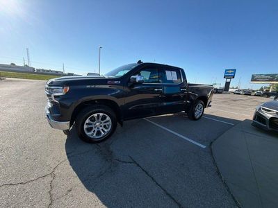 2022 Chevrolet Silverado 1500 — engine compartment view