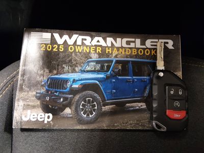 2025 Jeep Wrangler - Photo 15