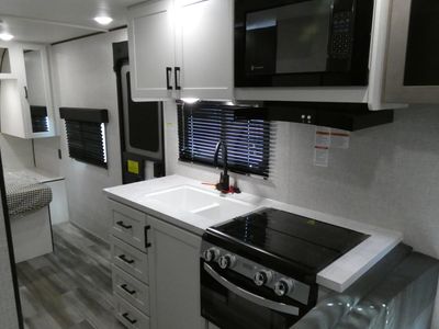 2025 Jayco Jay Flight SLX — photo 7 view