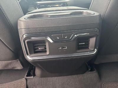2026 Chevrolet Silverado 1500 — photo 13 view