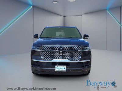 2025 Lincoln Navigator — detail view