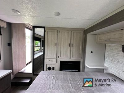 2025 Coachmen RV Catalina Destination Series - Photo 17