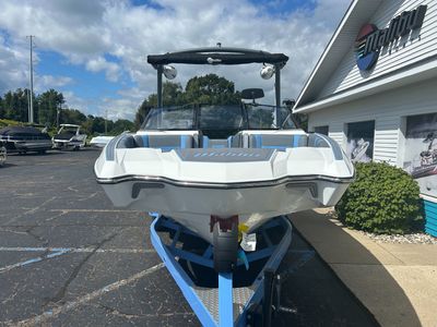 2024 Malibu Boats 23 MXZ - Photo 3