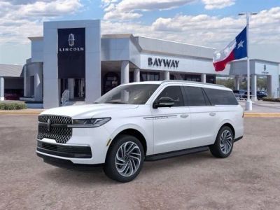 2026 Lincoln Navigator L Premiere in Star White Metallic Tri-Coat — front three-quarter view