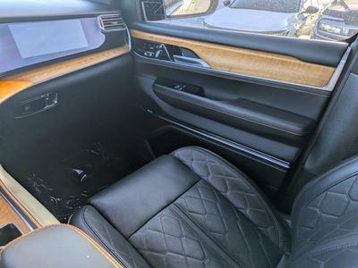 2023 Jeep Grand Wagoneer - Photo 14
