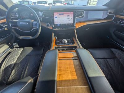 2023 Jeep Grand Wagoneer - Photo 12