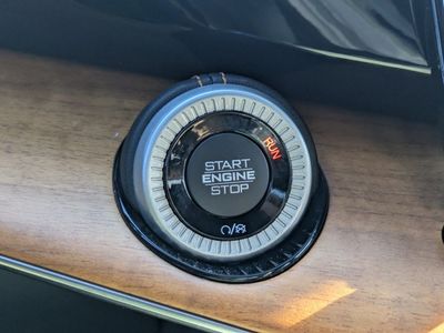 2023 Jeep Grand Wagoneer - Photo 25