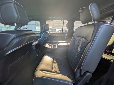 2023 Jeep Grand Wagoneer - Photo 11