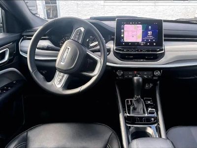 2025 Jeep Compass — detail view